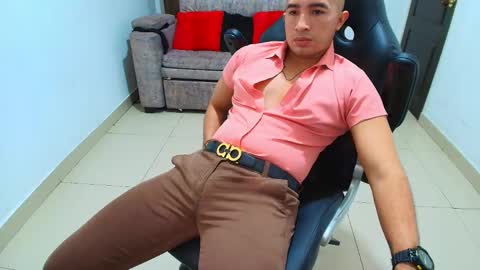 Snapshot of sebastian_oconnor77 chatting on 02/08/25, 05:18 juan  sebastian online show from 02/08/25, 05:18
