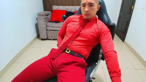 Snapshot of sebastian_oconnor77 chatting on 02/14/25, 12:14 juan  sebastian online show from 02/14/25, 12:14