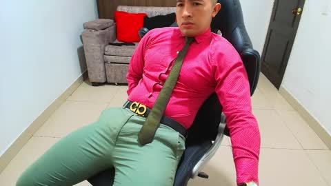 Snapshot of sebastian_oconnor77 chatting on 02/16/25, 12:32 juan  sebastian online show from 02/16/25, 12:32