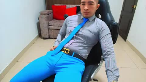 Snapshot of sebastian_oconnor77 chatting on 02/17/25, 01:10 juan  sebastian online show from 02/17/25, 01:10