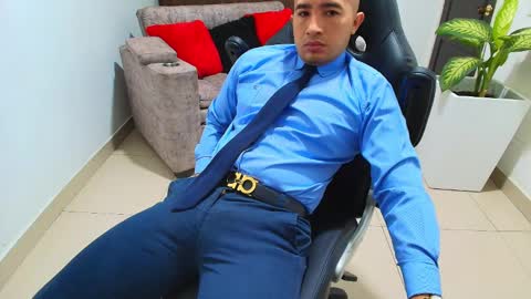 Snapshot of sebastian_oconnor77 chatting on 03/01/25, 12:12 juan  sebastian online show from 03/01/25, 12:12