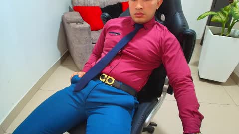 Snapshot of sebastian_oconnor77 chatting on 03/03/25, 03:42 juan  sebastian online show from 03/03/25, 03:42