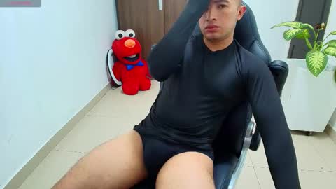 Snapshot of sebastian_oconnor77 chatting on 09/28/25, 12:43 juan  sebastian online show from 09/28/25, 12:43