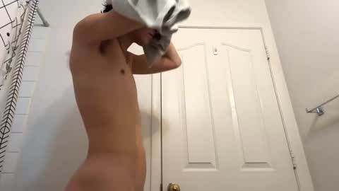 Snapshot of sebastianerosxxx chatting on 03/04/25, 12:39 SebastianErosX online show from 03/04/25, 12:39