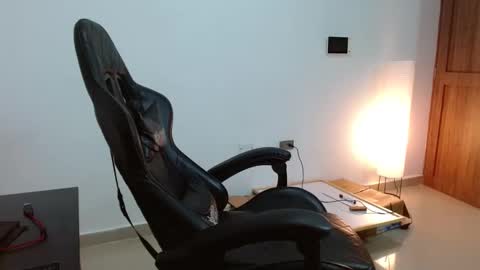 Snapshot of sebastiano_97 chatting on 04/08/26, 01:05 Sebastiano online show from 04/08/26, 01:05