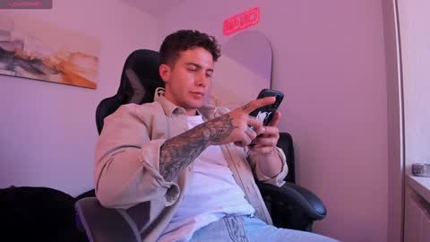 Lucian Sinclair online show from 01/12/25, 10:22