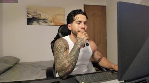 Snapshot of sebastianortizm chatting on 07/26/26, 02:42 Lucian Sinclair online show from 07/26/26, 02:42