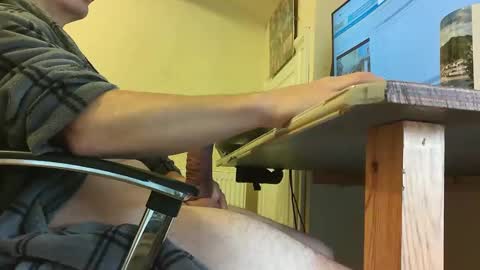 Snapshot of sebastianspalding450 chatting on 10/29/25, 10:28 sebastianspalding450 online show from 10/29/25, 10:28