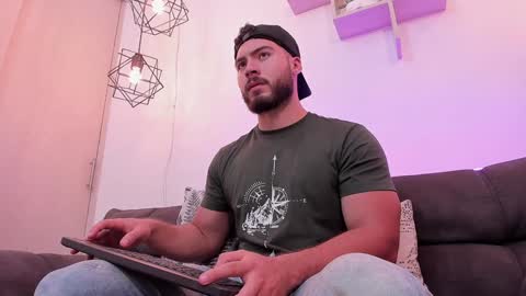 Instagram jeanpaulfit  online show from 12/26/24, 09:26