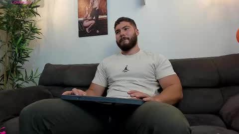 Snapshot of sebastianvilla__ chatting on 10/30/25, 10:43 Instagram jeanpaulfit online show from 10/30/25, 10:43