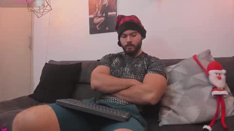 Snapshot of sebastianvilla__ chatting on 12/13/25, 10:59 Instagram jeanpaulfit online show from 12/13/25, 10:59