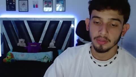 Snapshot of sebasxxl12 chatting on 12/18/25, 05:57 Sebas online show from 12/18/25, 05:57