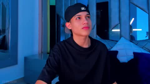 Sebastian online show from 09/23/25, 04:37