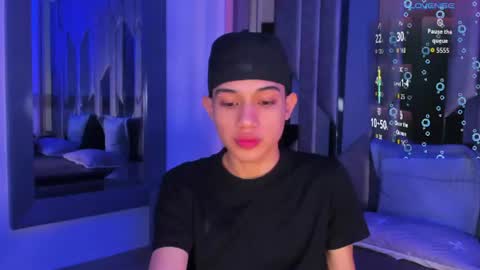 Snapshot of sebax_00 chatting on 06/17/26, 08:43 Sebastian online show from 06/17/26, 08:43