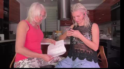 Snapshot of sebilone chatting on 12/13/24, 05:10 Hennriette and Sebastian online show from 12/13/24, 05:10