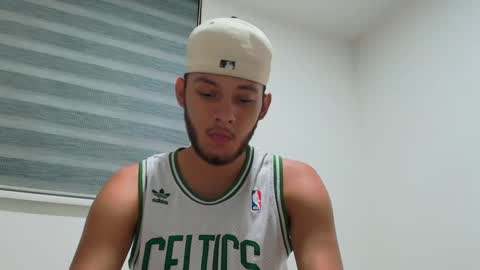 Snapshot of sebolaz chatting on 02/06/25, 04:42 ryan miller online show from 02/06/25, 04:42