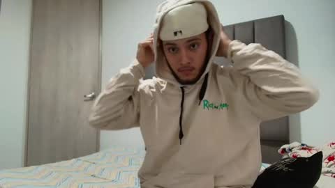 Snapshot of sebolaz chatting on 02/16/25, 04:42 ryan miller online show from 02/16/25, 04:42