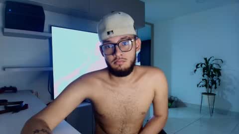 Snapshot of sebolaz chatting on 09/27/25, 03:11 ryan miller online show from 09/27/25, 03:11