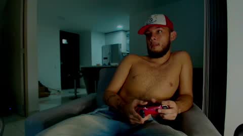 Snapshot of sebolaz chatting on 10/04/25, 06:11 ryan miller online show from 10/04/25, 06:11