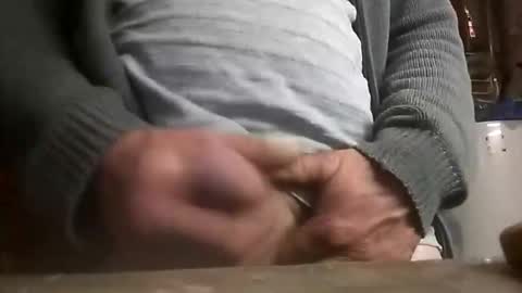 Snapshot of sebtin1979 chatting on 04/25/26, 08:17 sebtin1979 online show from 04/25/26, 08:17