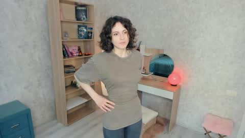 Snapshot of secret_des1res chatting on 05/13/26, 09:50 Mia online show from 05/13/26, 09:50