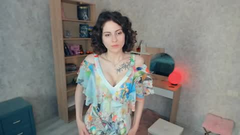 Snapshot of secret_des1res chatting on 05/14/26, 07:37 Mia online show from 05/14/26, 07:37