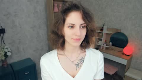 Mia online show from 05/29/26, 05:49
