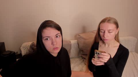 Snapshot of secret_dreams_ chatting on 12/04/24, 08:45 Amanda and pair in a real life we love each other but can play with you online show from 12/04/24, 08:45