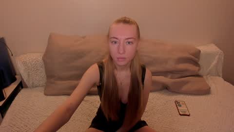 Amanda and  pair in a real life we love each other but can play with you online show from 12/16/24, 09:03