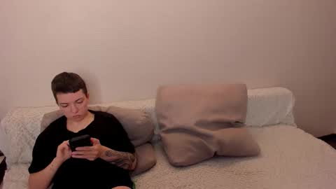 Snapshot of secret_dreams_ chatting on 11/06/25, 10:05 Amanda and pair in a real life we love each other but can play with you online show from 11/06/25, 10:05