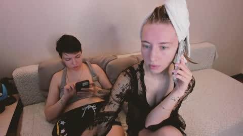 Snapshot of secret_dreams_ chatting on 05/20/26, 10:21 Amanda and pair in a real life we love each other but can play with you online show from 05/20/26, 10:21
