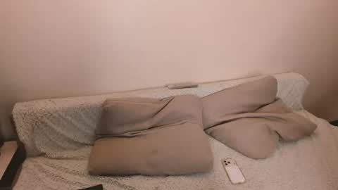 Snapshot of secret_dreams_ chatting on 07/12/26, 05:59 Amanda and pair in a real life we love each other but can play with you online show from 07/12/26, 05:59