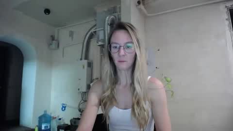 Snapshot of secretcandy222 chatting on 12/19/25, 06:09 secretcandy222 online show from 12/19/25, 06:09