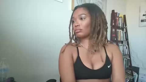 Snapshot of secretdesirecontent chatting on 02/28/25, 09:23 Priceless Domme online show from 02/28/25, 09:23