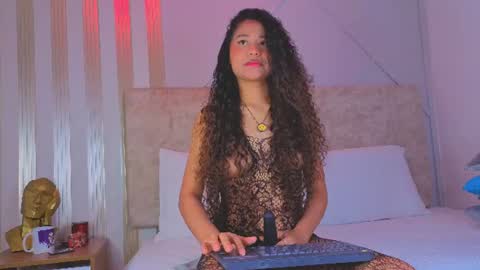 Snapshot of secretestrella chatting on 07/30/26, 04:22 secretestrell online show from 07/30/26, 04:22
