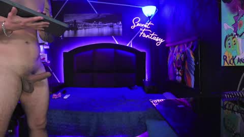 Snapshot of secretfantasy_xxx chatting on 12/24/24, 10:39 Kiki and Max online show from 12/24/24, 10:39