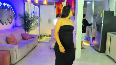 Snapshot of secrethause71605 chatting on 04/23/26, 09:28 NIKOL online show from 04/23/26, 09:28