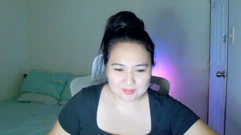 Snapshot of secretlover010101 chatting on 04/17/26, 07:00 MILAN online show from 04/17/26, 07:00