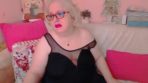 Snapshot of secretloverbbw chatting on 12/10/24, 07:00 Alice online show from 12/10/24, 07:00