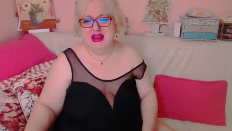 Snapshot of secretloverbbw chatting on 12/12/24, 07:59 Alice online show from 12/12/24, 07:59
