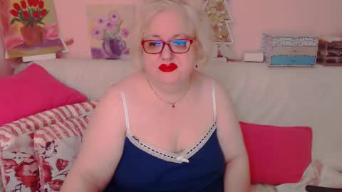 Snapshot of secretloverbbw chatting on 09/15/25, 08:31 Alice online show from 09/15/25, 08:31