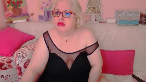 Snapshot of secretloverbbw chatting on 09/29/25, 06:57 Alice online show from 09/29/25, 06:57