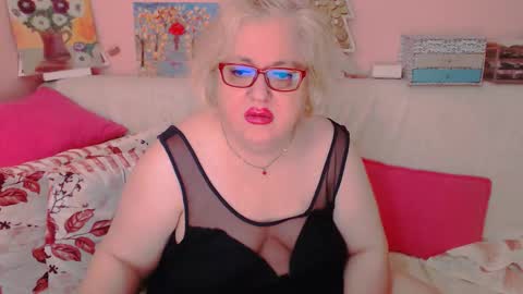 Snapshot of secretloverbbw chatting on 10/10/25, 07:13 Alice online show from 10/10/25, 07:13