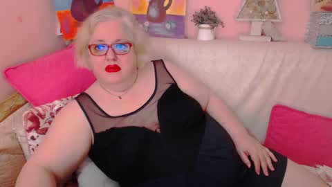 Snapshot of secretloverbbw chatting on 03/10/26, 08:14 Alice online show from 03/10/26, 08:14
