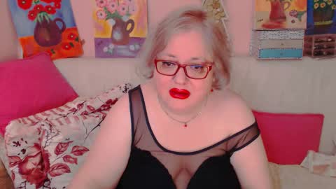 Snapshot of secretloverbbw chatting on 03/16/26, 10:03 Alice online show from 03/16/26, 10:03