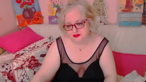 Snapshot of secretloverbbw chatting on 05/20/26, 07:09 Alice online show from 05/20/26, 07:09