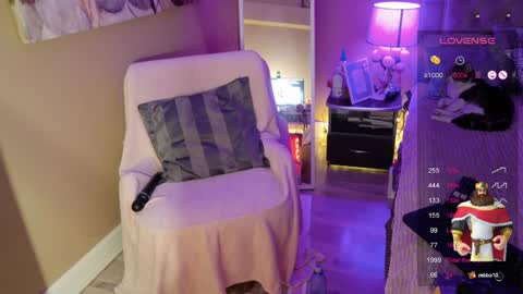 Snapshot of secretmistress01 chatting on 12/29/24, 04:08 Mariot  Mery for short ..never call me PET NAMES in FREECHAT mom momy baby or sweety  online show from 12/29/24, 04:08