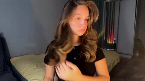 Snapshot of secretnaya_girl chatting on 07/04/26, 08:20 Alina online show from 07/04/26, 08:20