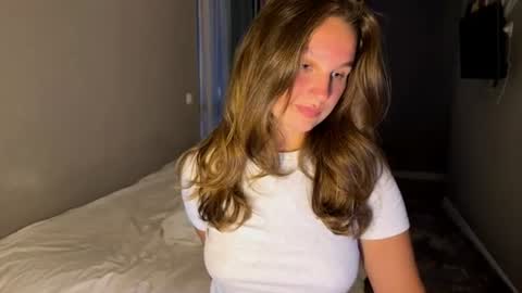 Snapshot of secretnaya_girl chatting on 07/10/26, 05:26 Alina online show from 07/10/26, 05:26