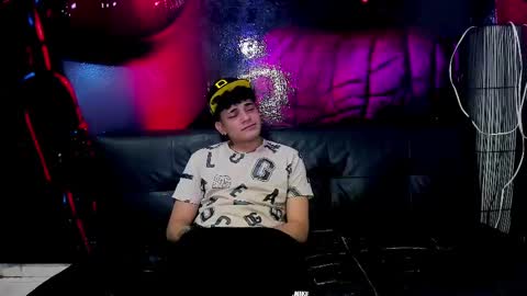 3some HORNY KIMGOOD GIRL LOOKING TO EXPERIENCE ALL KINDS OF SHOW online show from 03/09/25, 03:54